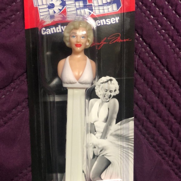 Limited Edition Marilyn Monroe Collectible Pez - Picture 3 of 3